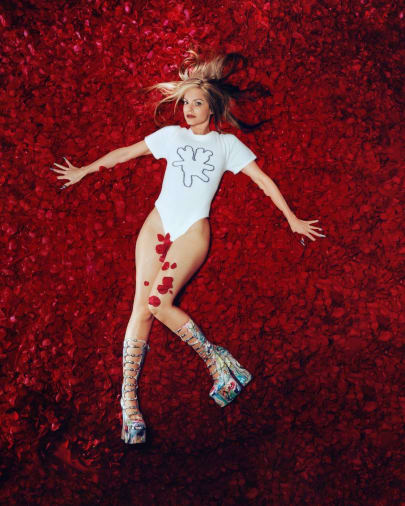 Nicki Minaj Showcases New Heaven by Marc Jacobs Collection ...