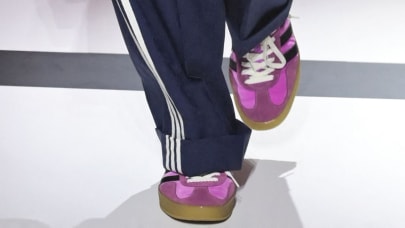 un acreedor Sophie posterior Gucci x Adidas Collaboration Teaser Release Date 2022 | Complex