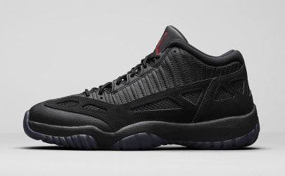 Nike referee shoes