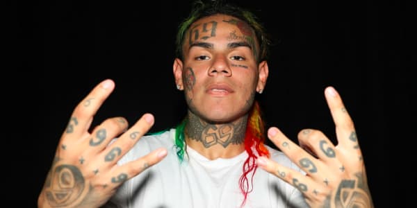 6ix9ine’s Girlfriend Calls Out Rappers Who Diss Him When They Have ...