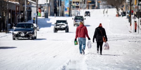 Texas Mayor Calls Citizens Suffering Through Winter Storms 'Lazy' | Complex