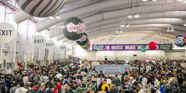 sneaker con toronto 2021