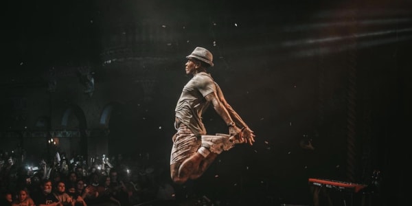 Kevin Gates Becomes a Meme After Wild Stage Jump Photo | Complex