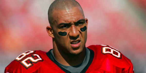 NFL Insiders Say Kellen Winslow Jr. Would Masturbate and Watch Porn in  Front of Teammates | Complex