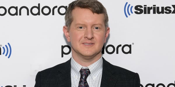 'Jeopardy' Interim Host Ken Jennings Apologizes for Past ...