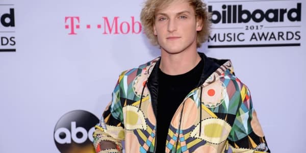 YouTuber Logan Paul Finds Suicide Victim, Vlogs Him, Calls ...