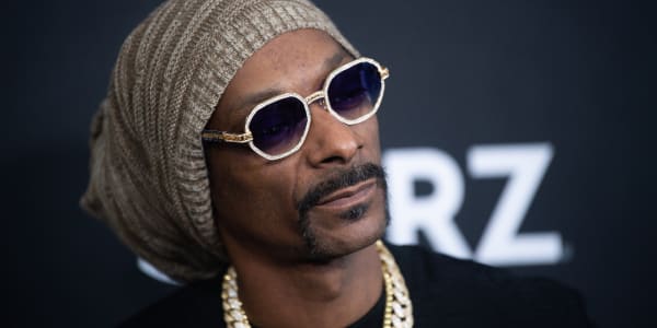 Snoop Dogg Facing Copyright Lawsuit for Posting Viral Video to ...