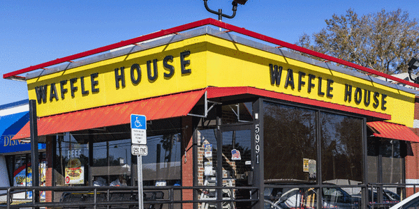 Waffle House Customers Come to the Rescue of Short-Staffed Restaurant | Complex