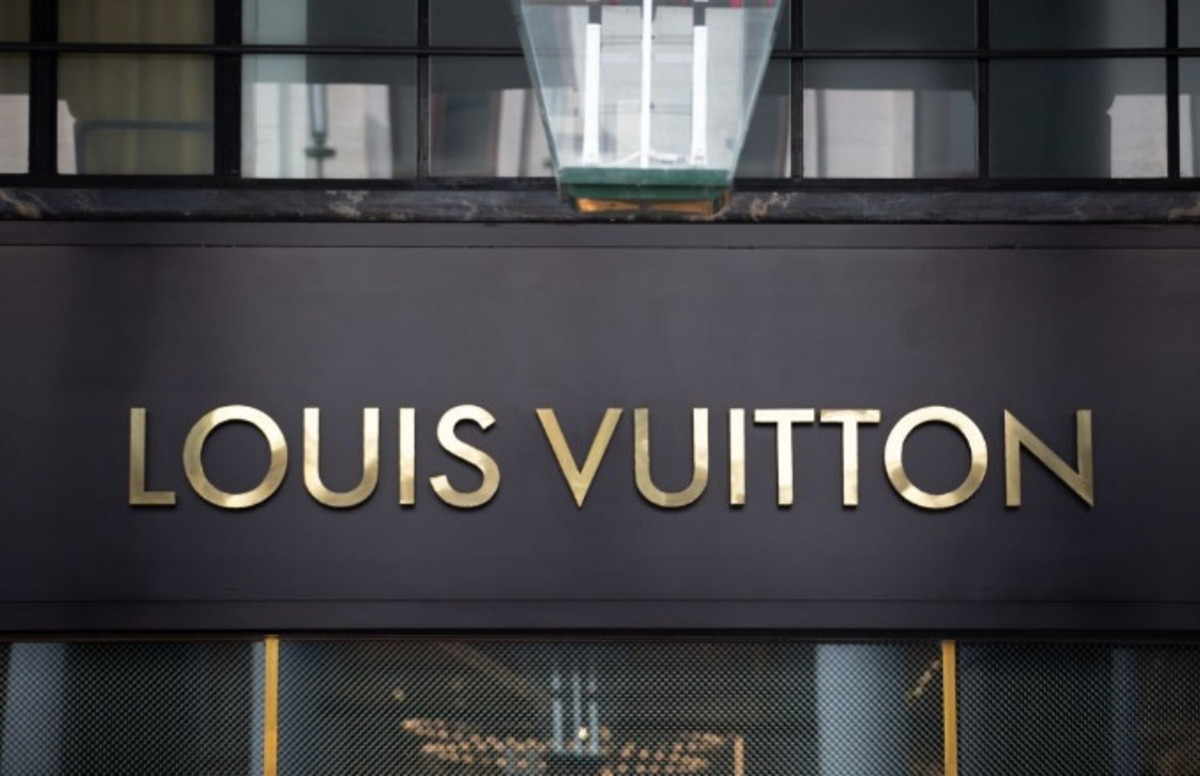 Livestream Louis Vuitton’s Men’s Spring/Summer 2020 Fashion Show | Complex