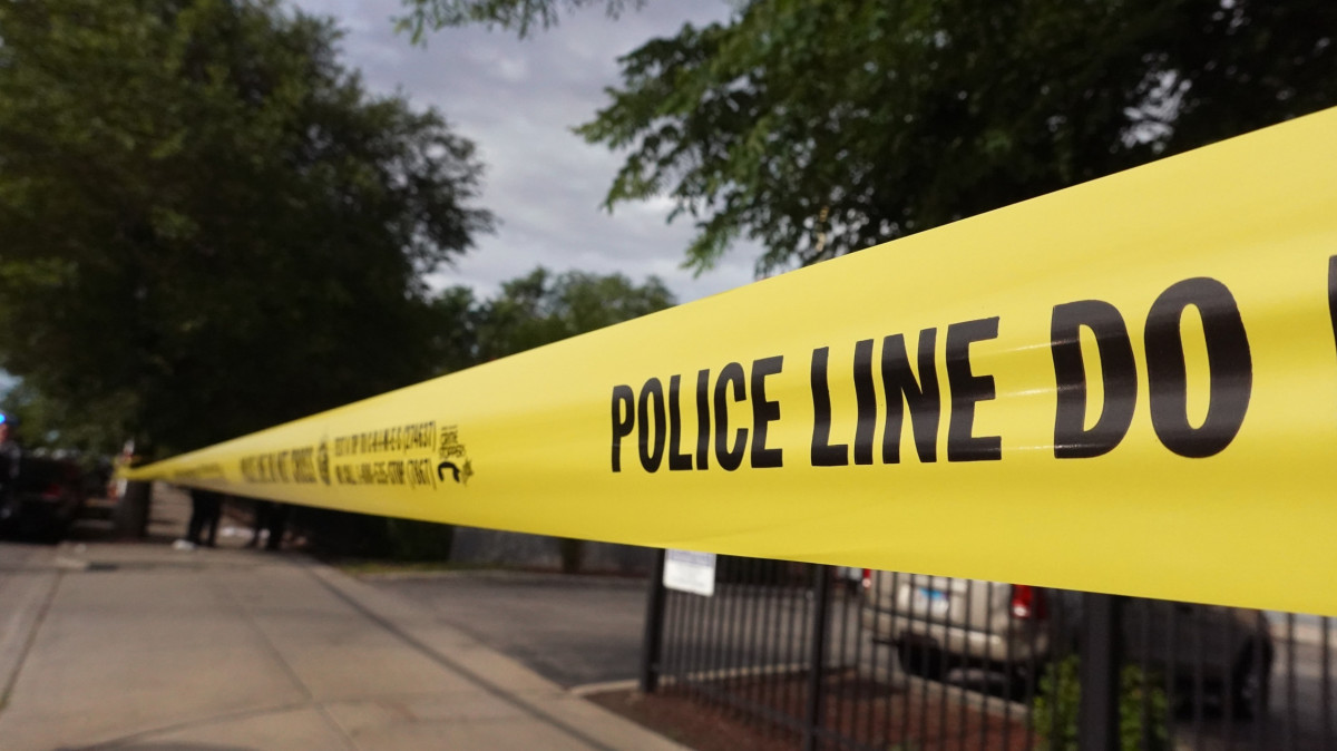 1 Dead and 12 Injured in Shooting at Tennessee Grocery Store Complex