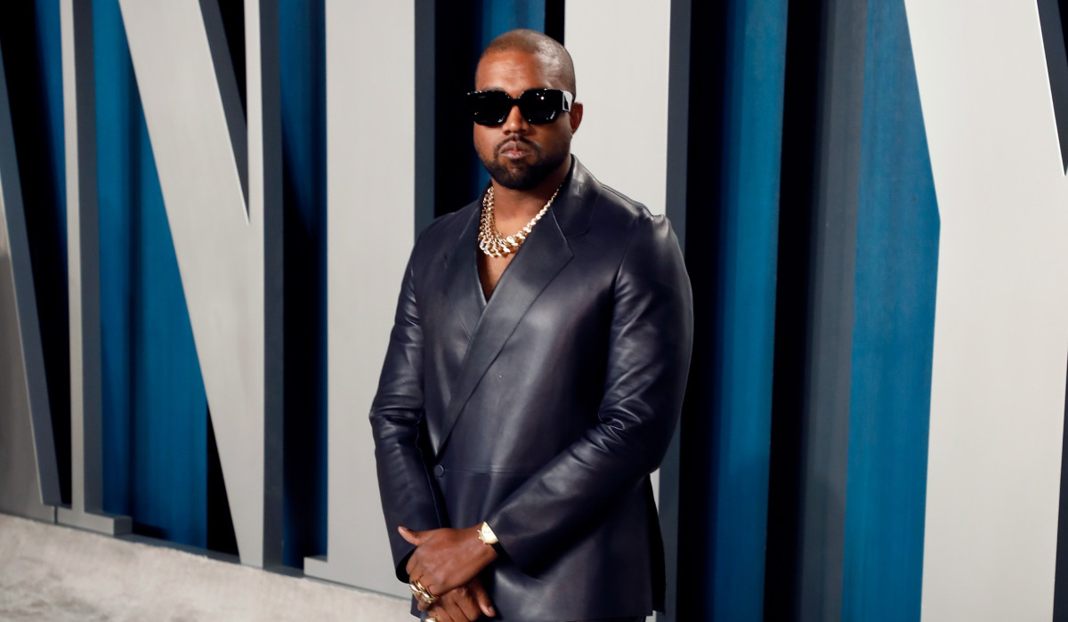 Kanye West Officially Announces He S Running For President Complex