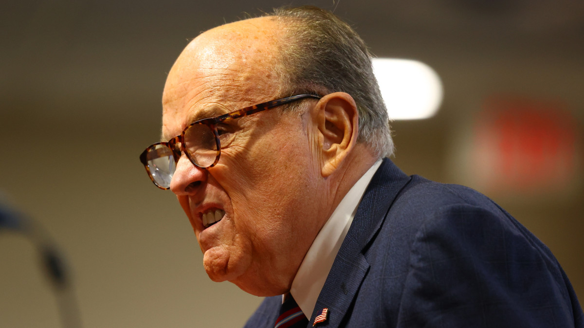 'Borat 2' Director Reveals Inside Look At That Rudy ...