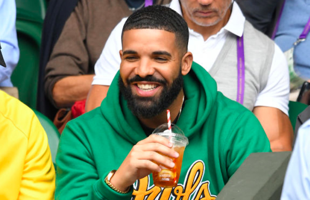 Meme Of The Week Kanye West And Drake Engage In Meme Worthy Fight