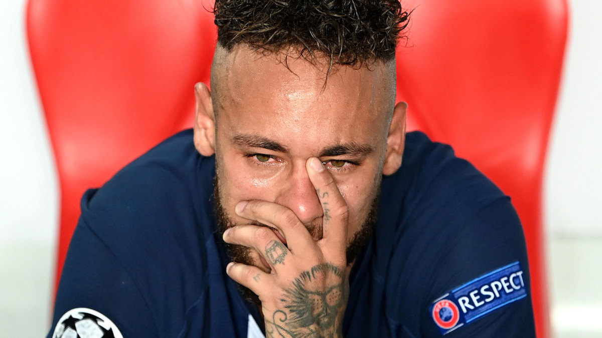 Fans React to Inconsolable Neymar After PSG Loses Champions League