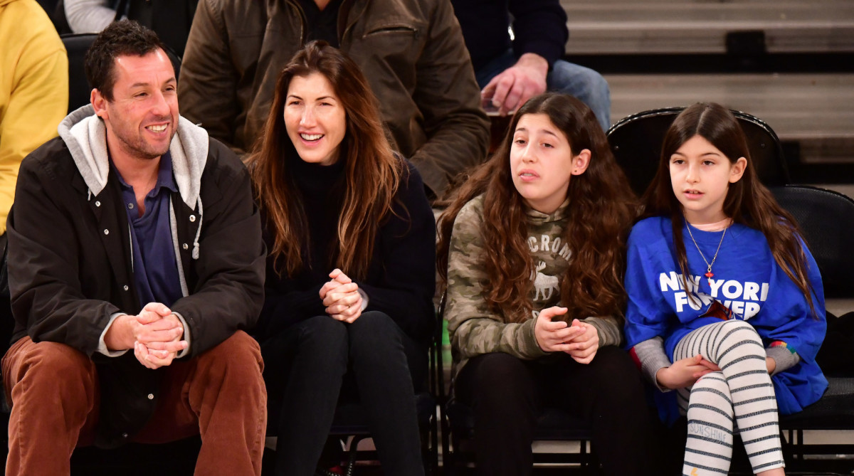 Les Filles Dadam Sandler Aux Côtés De Son Père Dans Le Prochain Film