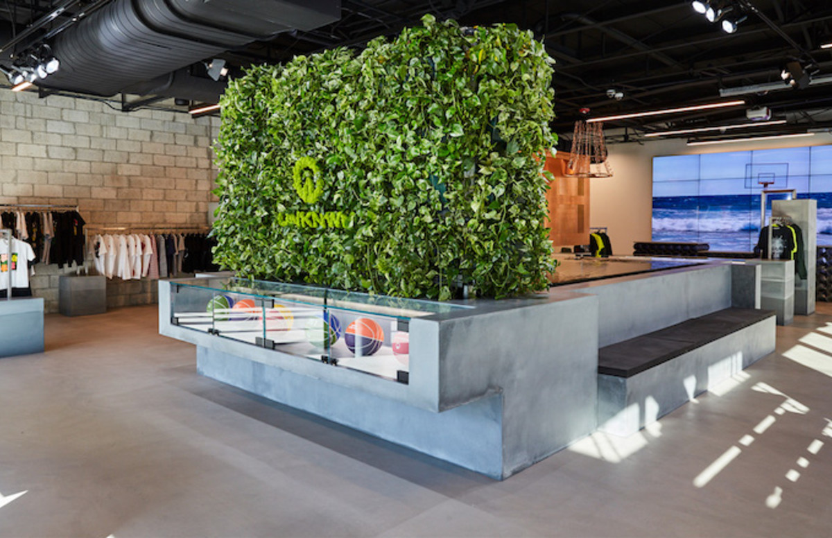 Here S An Inside Look At Lebron James New Unknwn Flagship Store