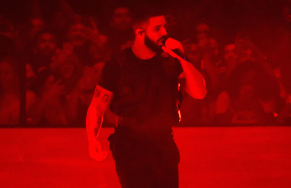 Drake Dedicates Boston Show to Mac Miller Complex