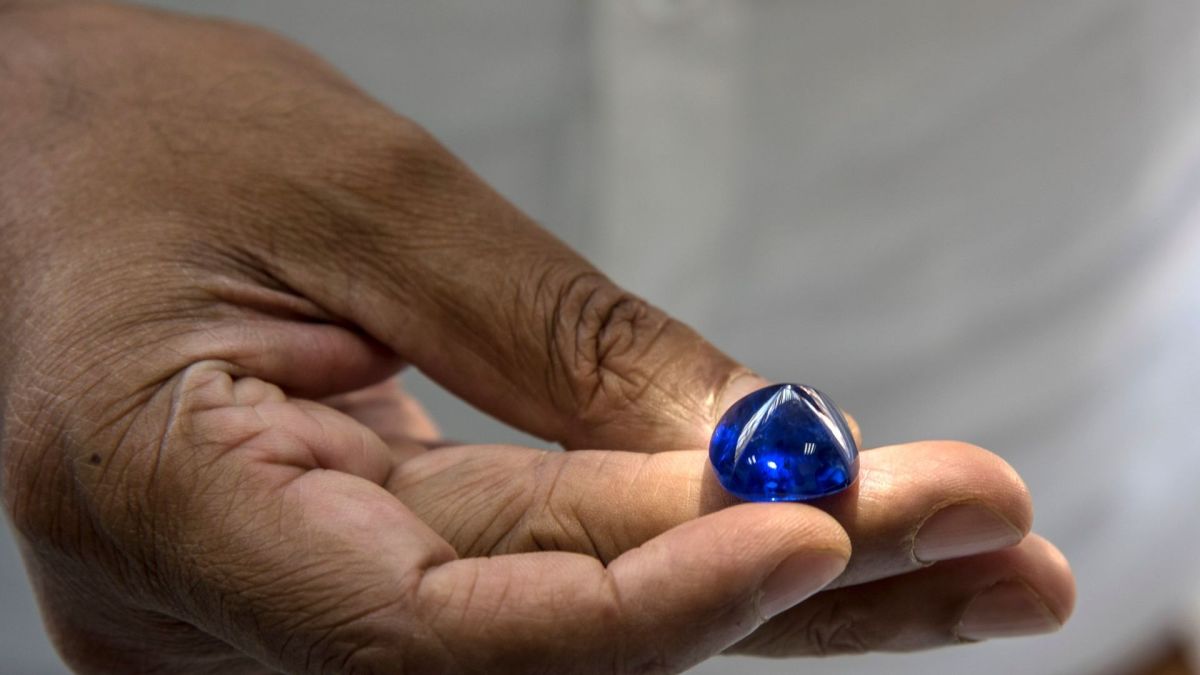 World’s Largest Sapphire Cluster Worth $100M Found in Backyard | Complex