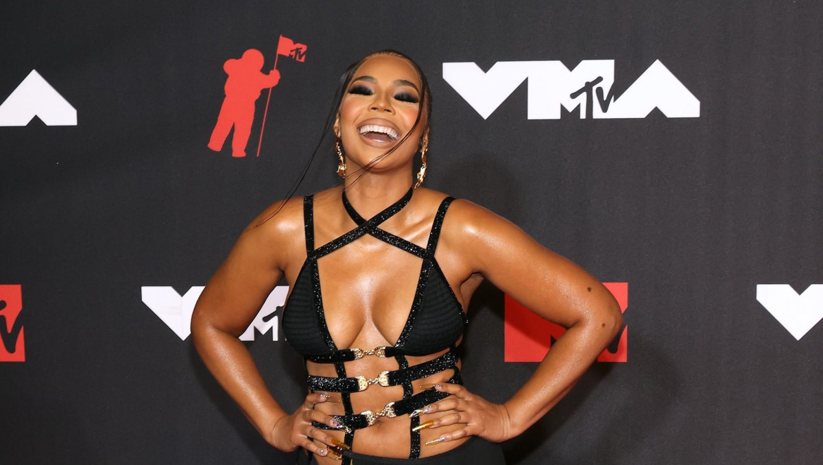 ashanti plans to re record debut album now that she has control of masters complex