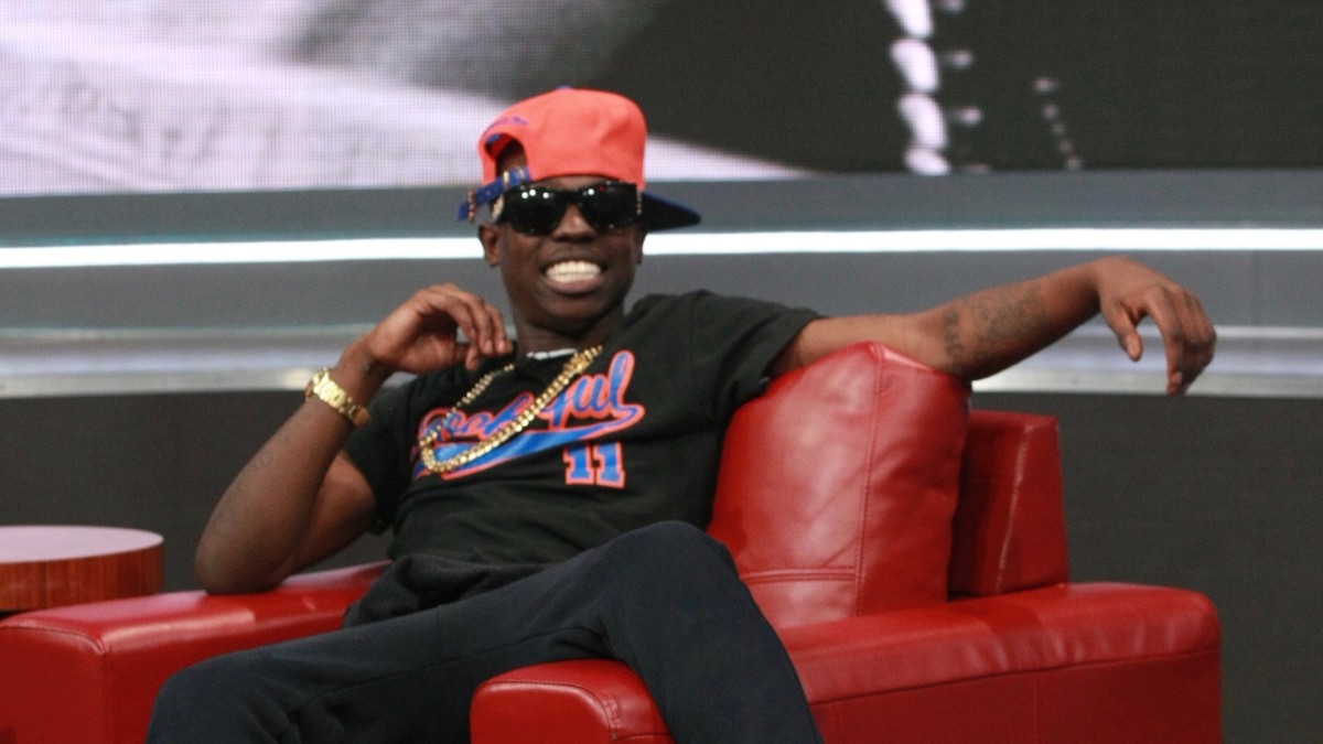 Bobby Shmurda Receives Glow In The Dark Chain From Rowdy Rebel Complex He took his childhood nickname of rowdy and made it his moniker when he joined his east flatbush friends and formed gs9. bobby shmurda receives glow in the dark