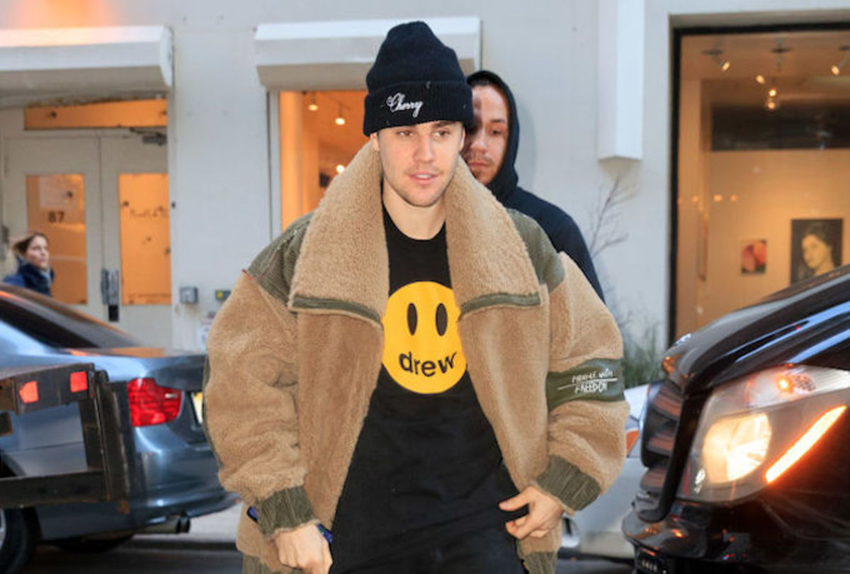 Online Retailer Removes Drew House Knockoffs After Bieber Calls Them