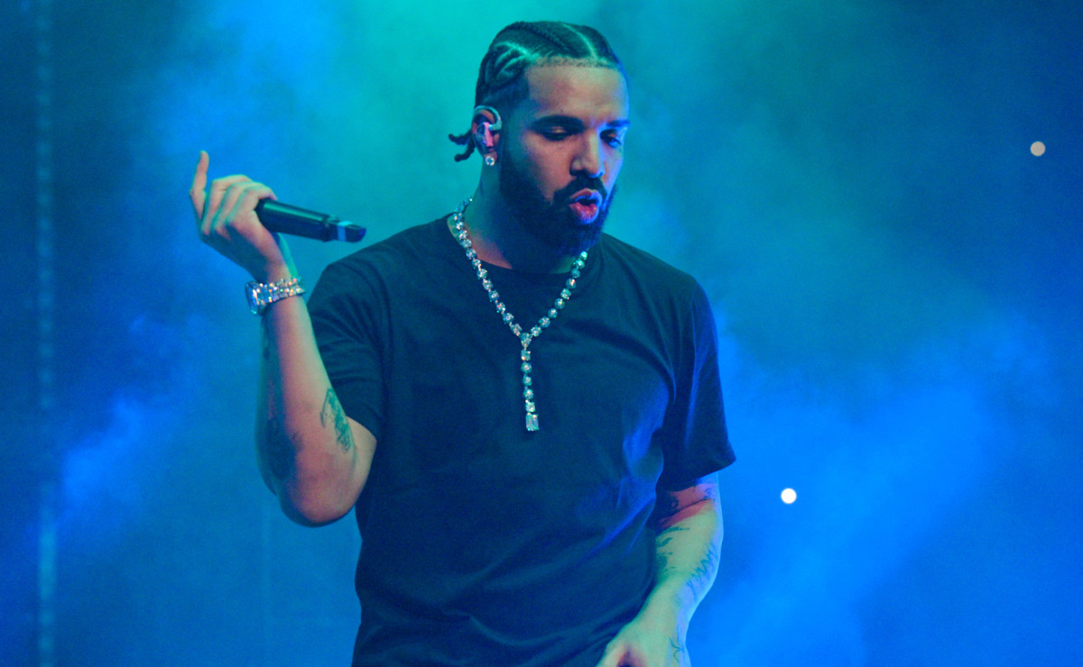 A Look at What Went Down on Night 1 of Drake’s Apollo Show Complex