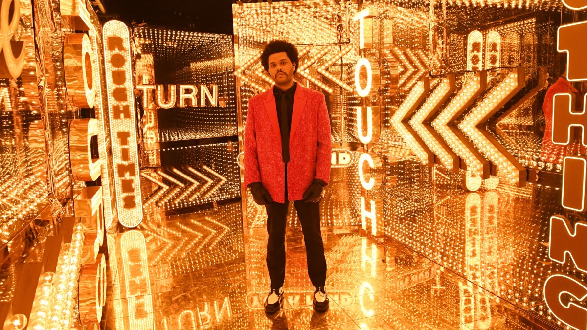 The Weeknd S Super Bowl 2021 Halftime Show Inspires Hilarious Meme Complex After a blowout game full of memes, a streaker and, surprisingly, poetry, the super bowl commercials are here to make your parents complain about how much better the ads were when they were young. the weeknd s super bowl 2021 halftime