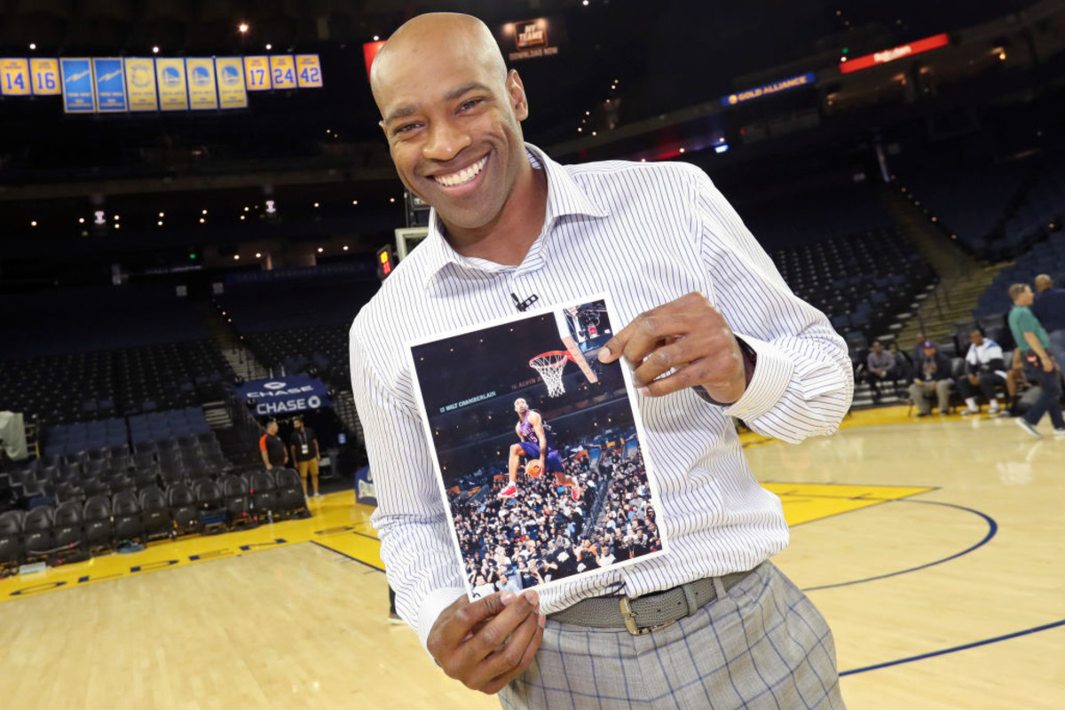 Coaches, Players, and Journalists Share Their Favorite Vince Carter Stories