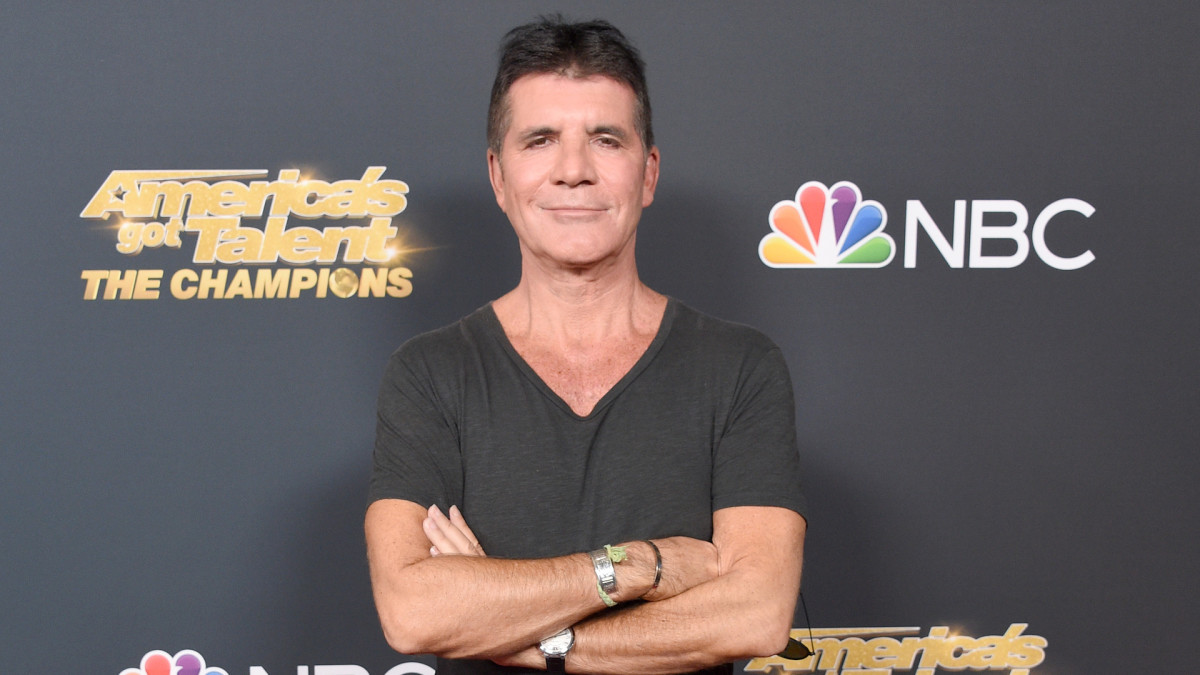 Simon Cowell Undergoes Surgery After Breaking Back Riding ...
