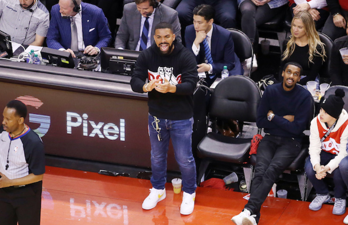 Bucks Head Coach Mike Budenholzer Says There S No Place For Drake S Courtside Behavior Complex