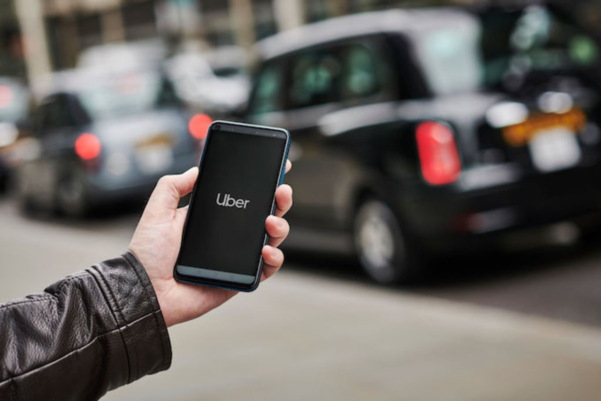 Uber and Lyft Drivers Are Reportedly Tricking the App to Charge Riders