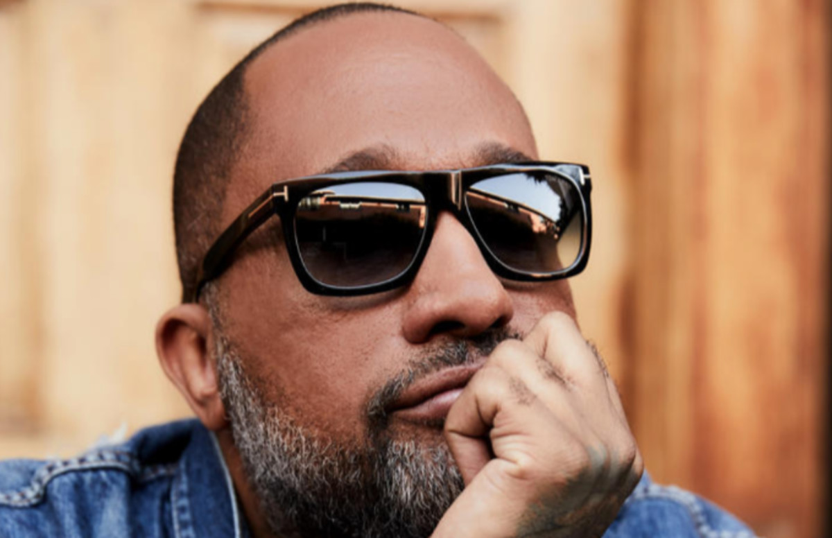 Kenya Barris Has a New Netflix Show With Rashida Jones on the Way | Complex