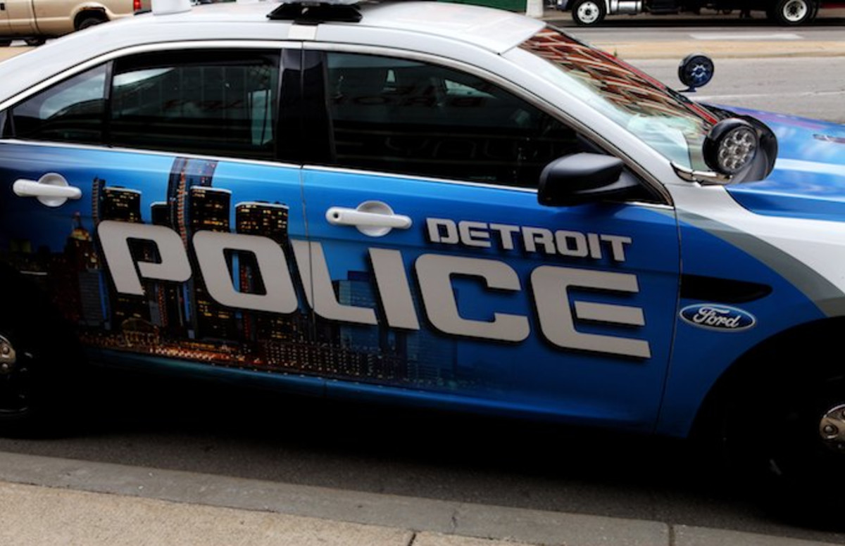 14Hour Police Standoff in Detroit Leaves 3 Women and Gunman Dead Complex