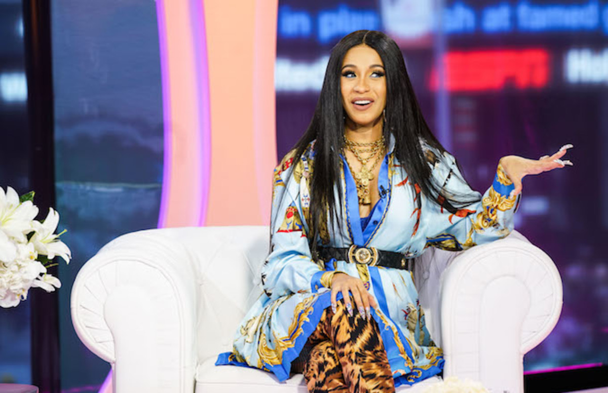 Cardi B Debuts At No 1 With ‘invasion Of Privacy Complex 