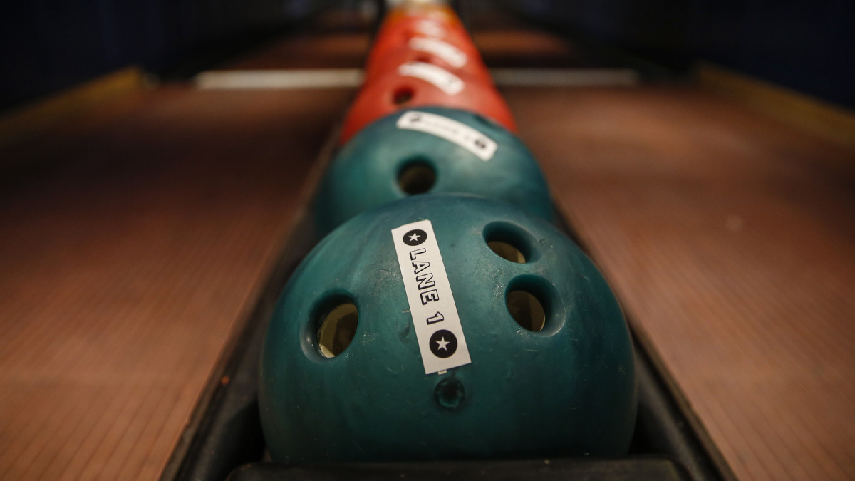 Former NCAA Bowling Champ Perfect Game, Ball Filled With Father’s Ashes Complex