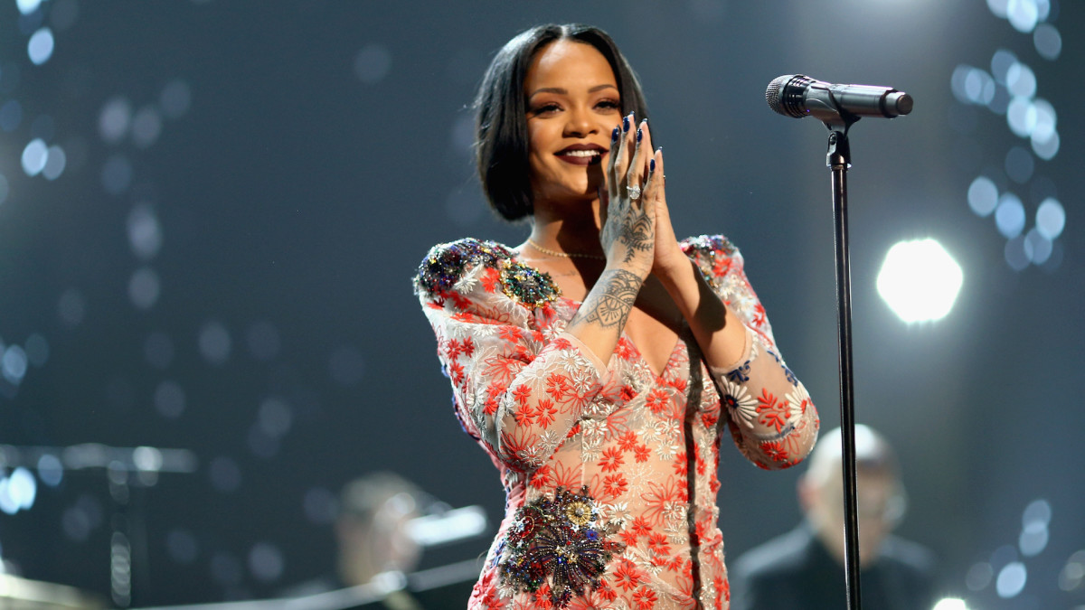 Rihanna Responds to Fan Asking for 'R9' Album: '2021 Energy' - Flipboard