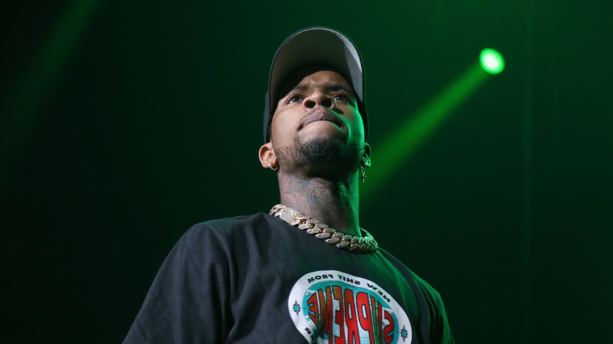 Tory Lanez S Rep Shuts Down Reports That The Rapper Was Deported Complex