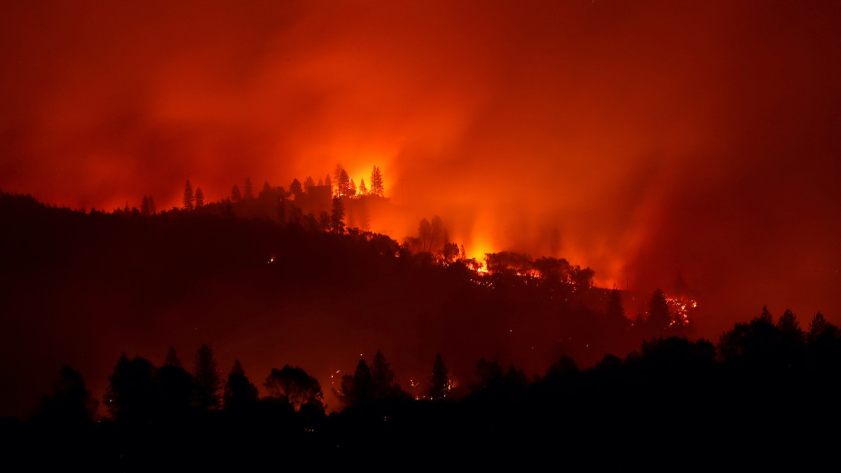 Residents Evacuate After Fireworks Spark Utah Wildfire Complex