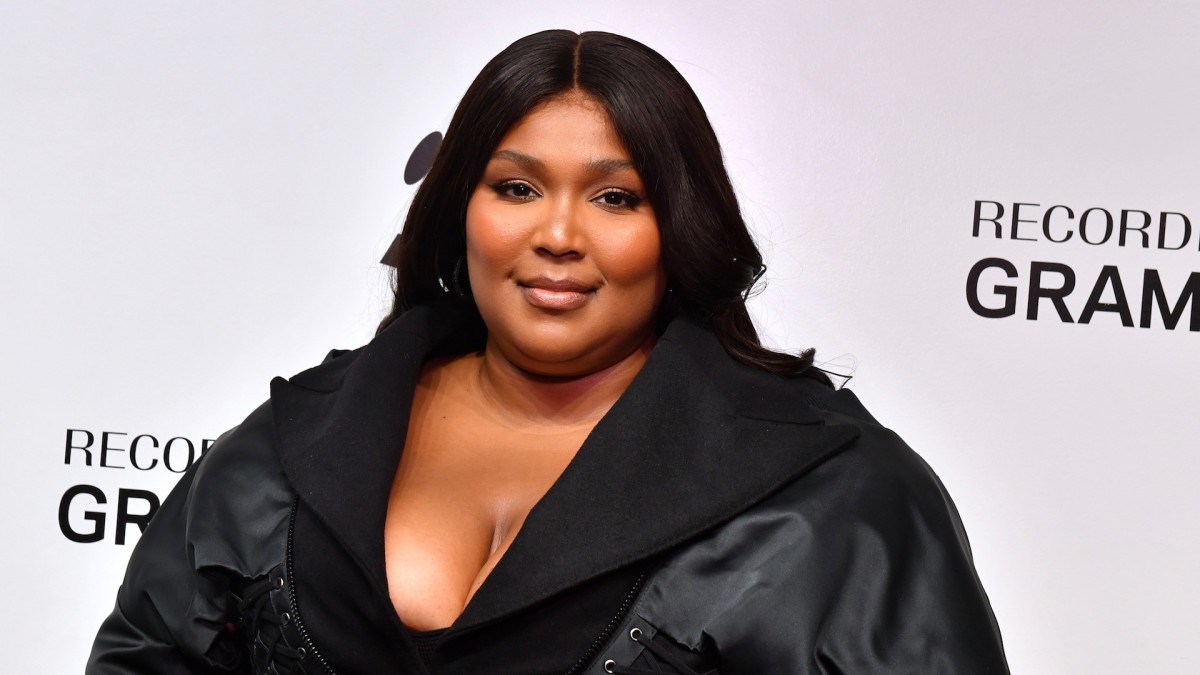 Lizzo Trademarks 100Lizzo Trademarks 100 Per Cent That Btch Per Cent That Btch Lizzo Granted The Right To Trademark ’100% That B*Tch’ Phrase