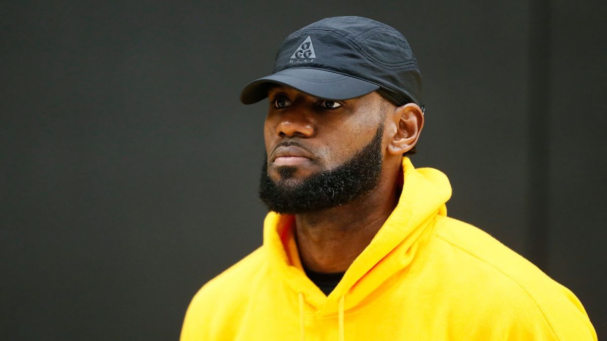 LeBron’s SpringHill Company Inks 4-Year First-Look Film Deal With
