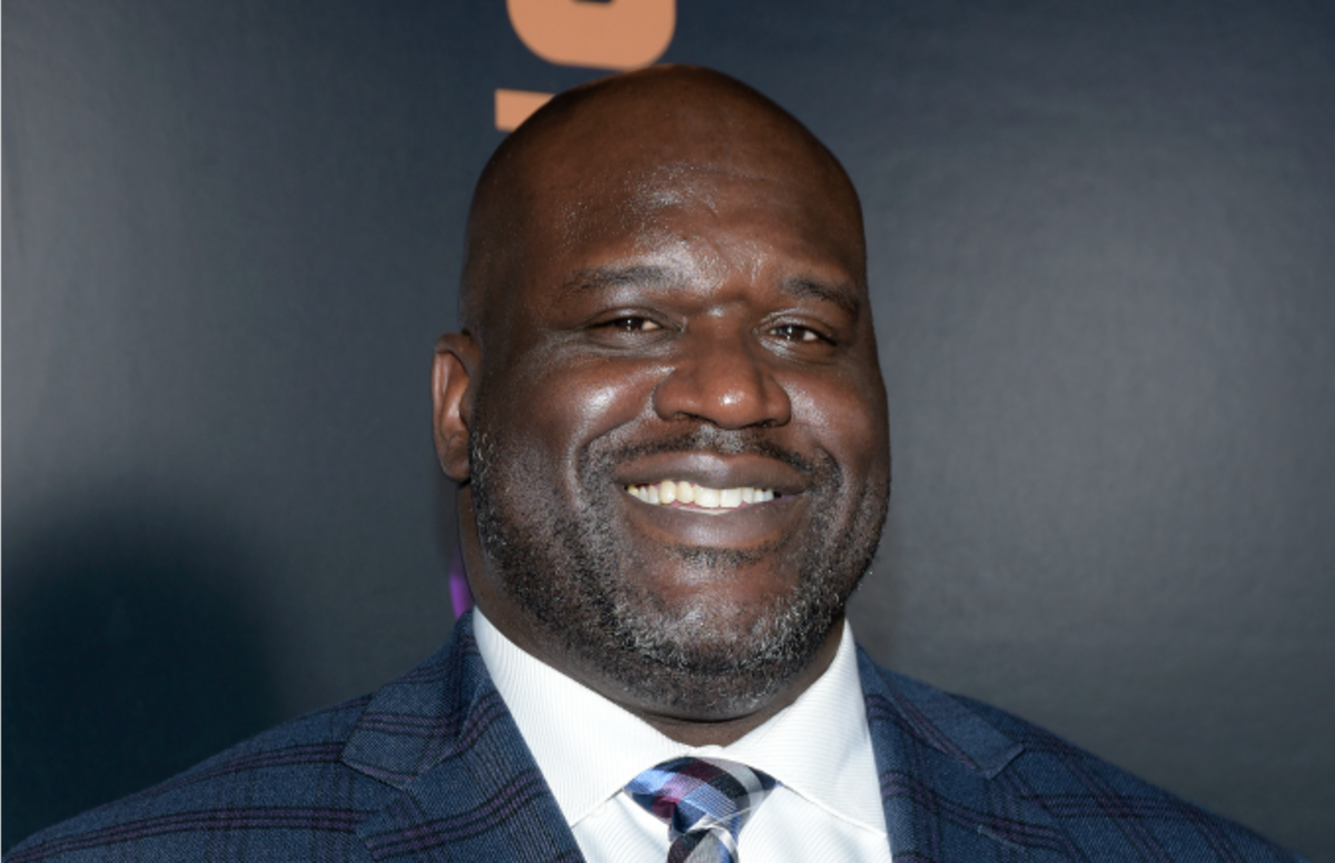 Shaq Thinks Drake’s Sideline Antics Are a Smart Business Move Complex