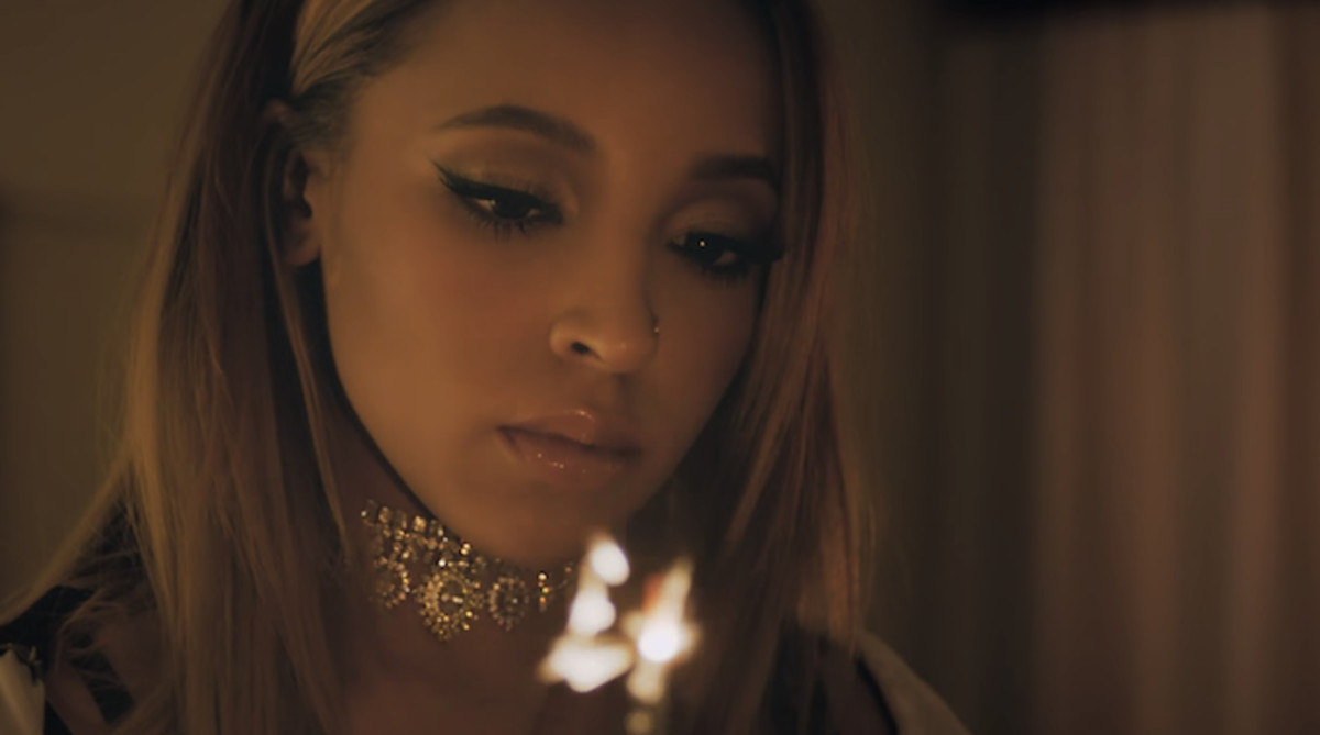 Tinashe Burns Her Ex’s House Down In Fiery “Flame” Video | Complex