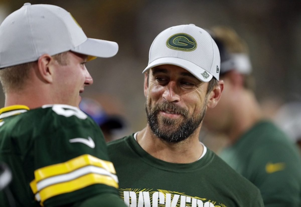 Aaron Rodgers Reportedly Agrees to Gigantic Contract