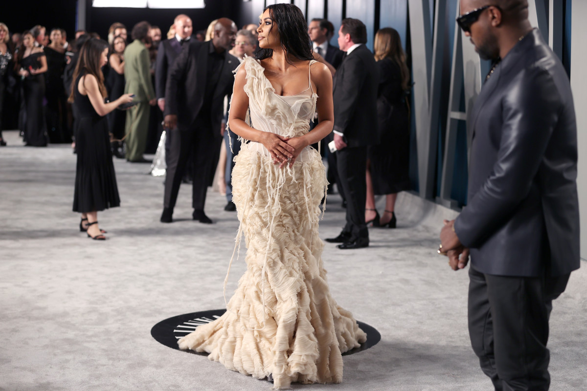 kardashian oscar dress