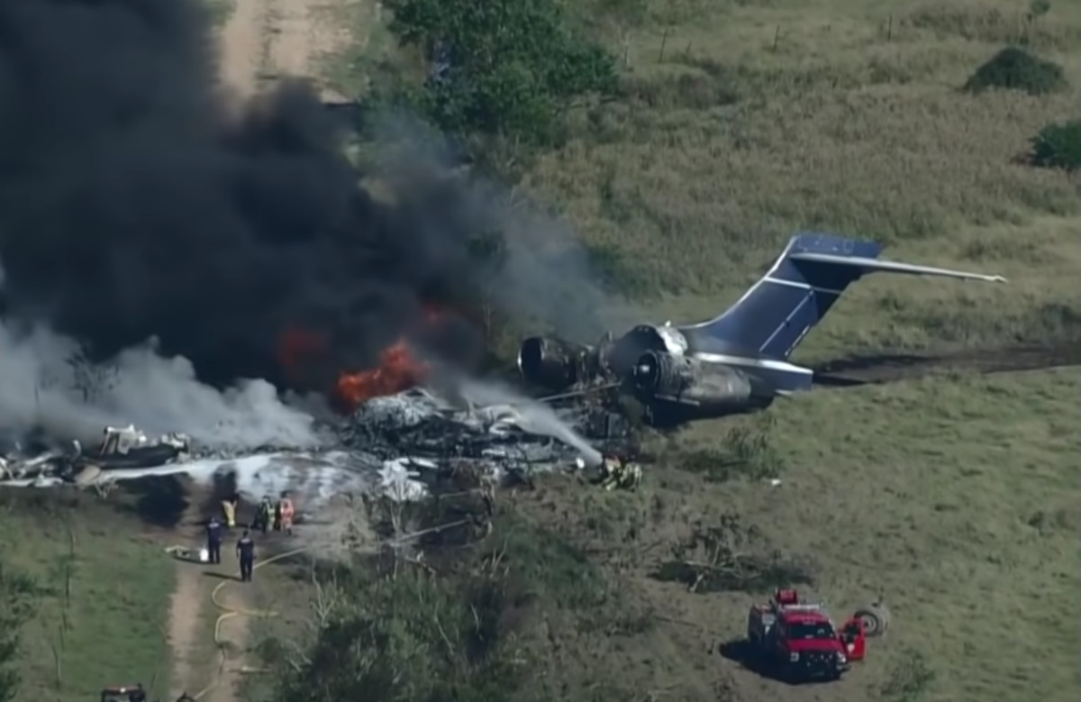 Video Shows Aftermath of Plane Crash Carrying 21 People That Left 1