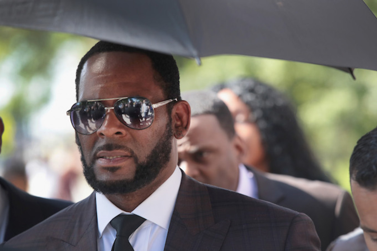 R. Kelly Moved Out of Solitary Confinement and Into ...