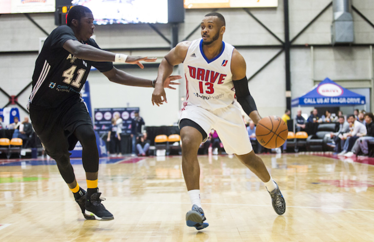 NBA G League Player Zeke Upshaw Collapsed On Court During a Game Complex