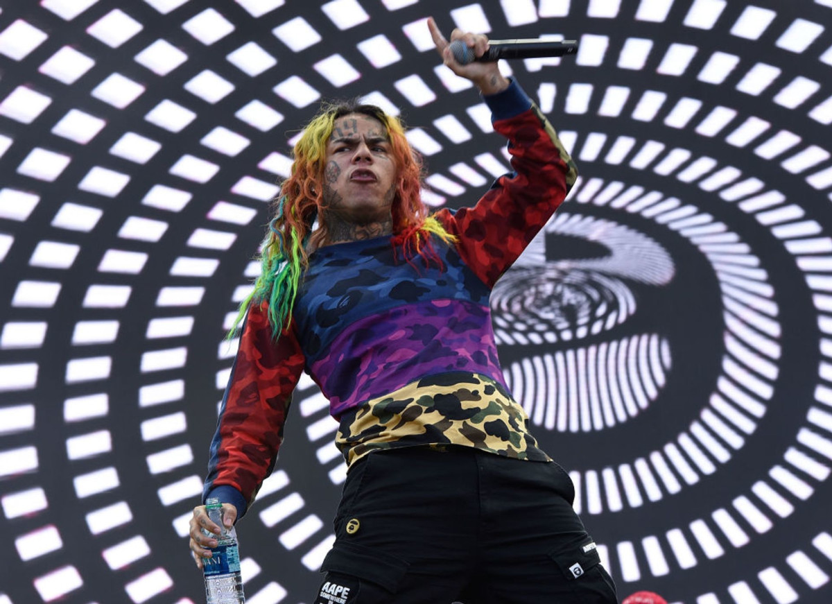 6ix9ine Trolls Lil Reese On Social Media Shares Gofundme Complex