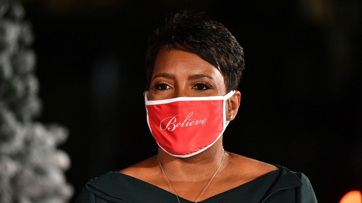 Atlanta Mayor Keisha Lance Bottoms Issues Mask Mandate Complex
