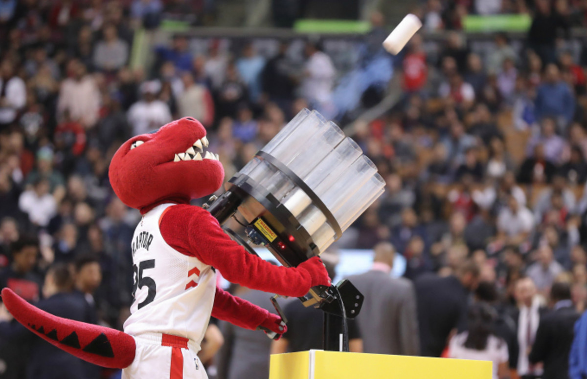 Toronto Raptors Mascot Trolls Russell Westbrook by Dressing Up Just Like Him | Complex